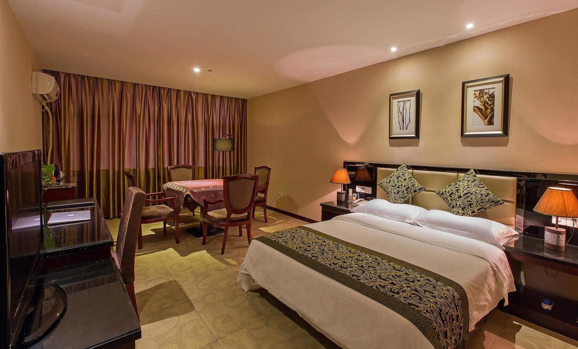 Yijin Villa Hotel อี๋ชาง ภายนอก รูปภาพ